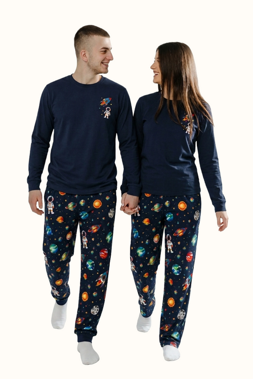 Pijama Unisex Astronautas Dos Piezas en Piel de Durazno