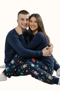 Pijama Unisex Astronautas Dos Piezas en Piel de Durazno